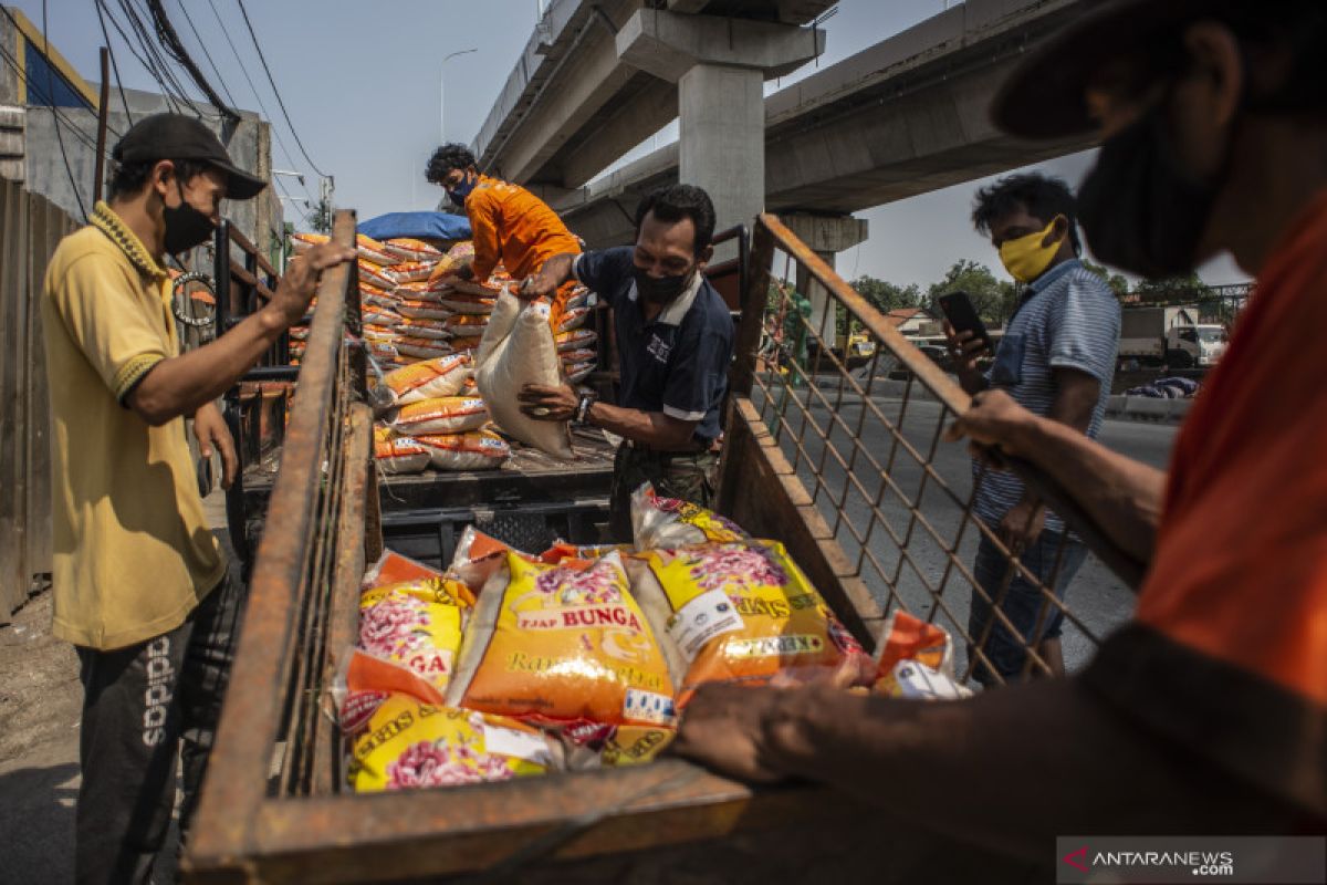 Dinsos DKI salurkan lebih 100 ribu paket bansos bagi pasien isolasi COVID-19