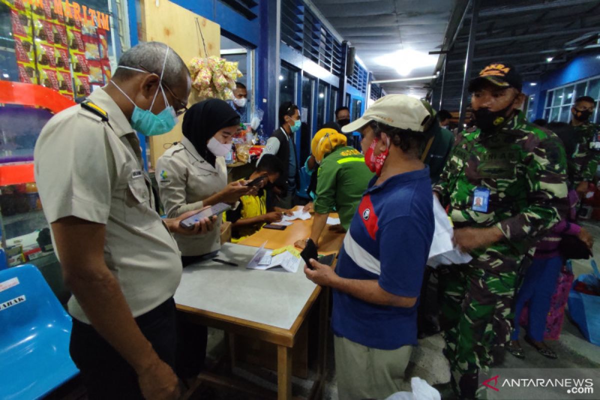 Petugas Pelabuhan Baubau memastikan 31 penumpang gunakan dukomen palsu