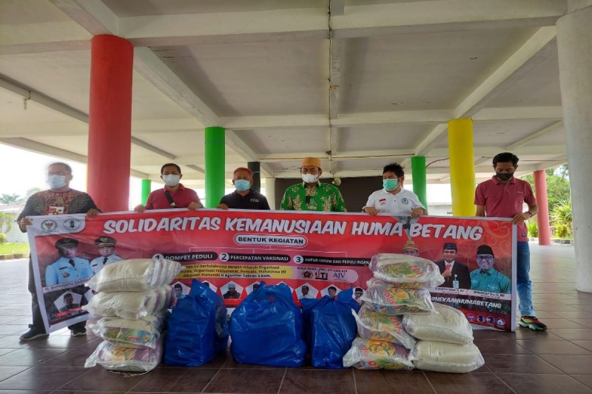 SKHB suplai ratusan makanan dan beras kepada warga tidak mampu