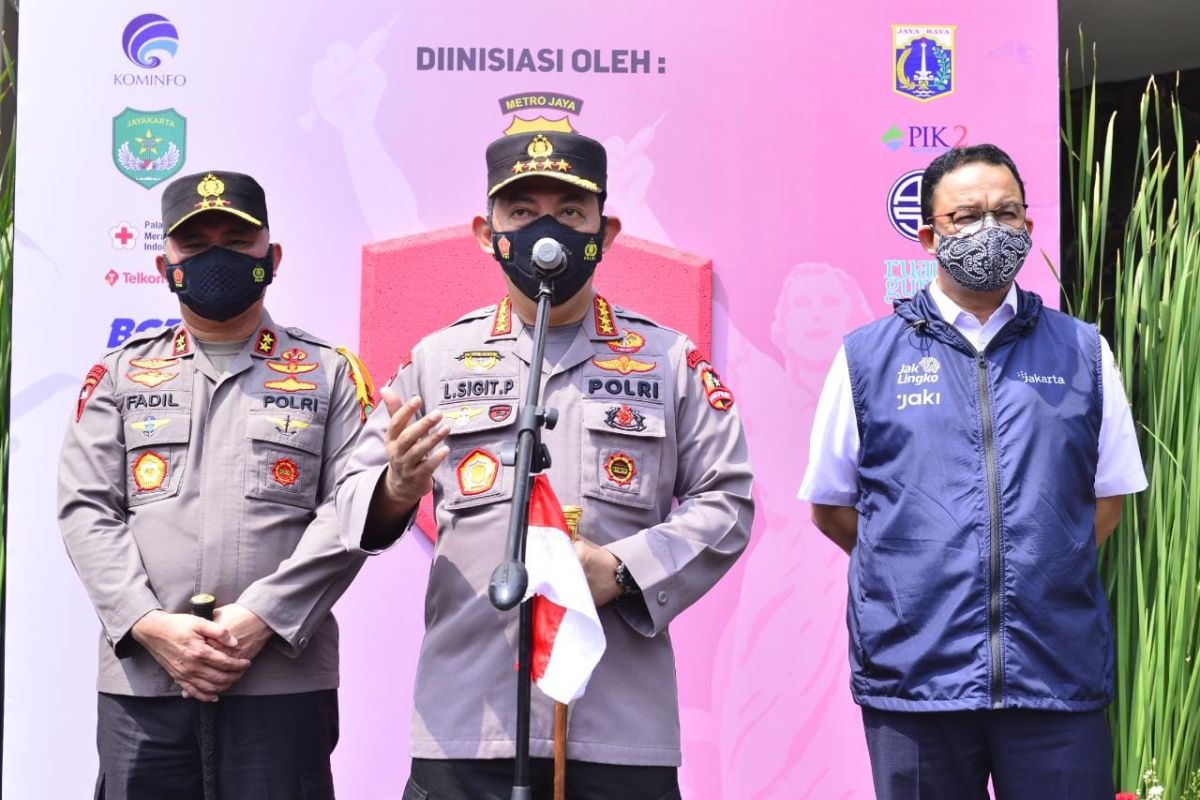 Kapolri Luncurkan Gerakan Vaksinasi Merdeka untuk Capai Target di Hari Kemerdekaan