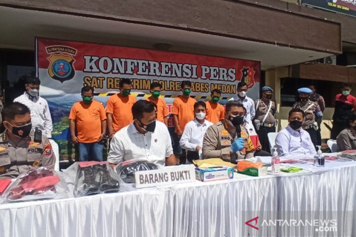 Polisi tangkap lima orang penyiraman air keras  kepada wartawan