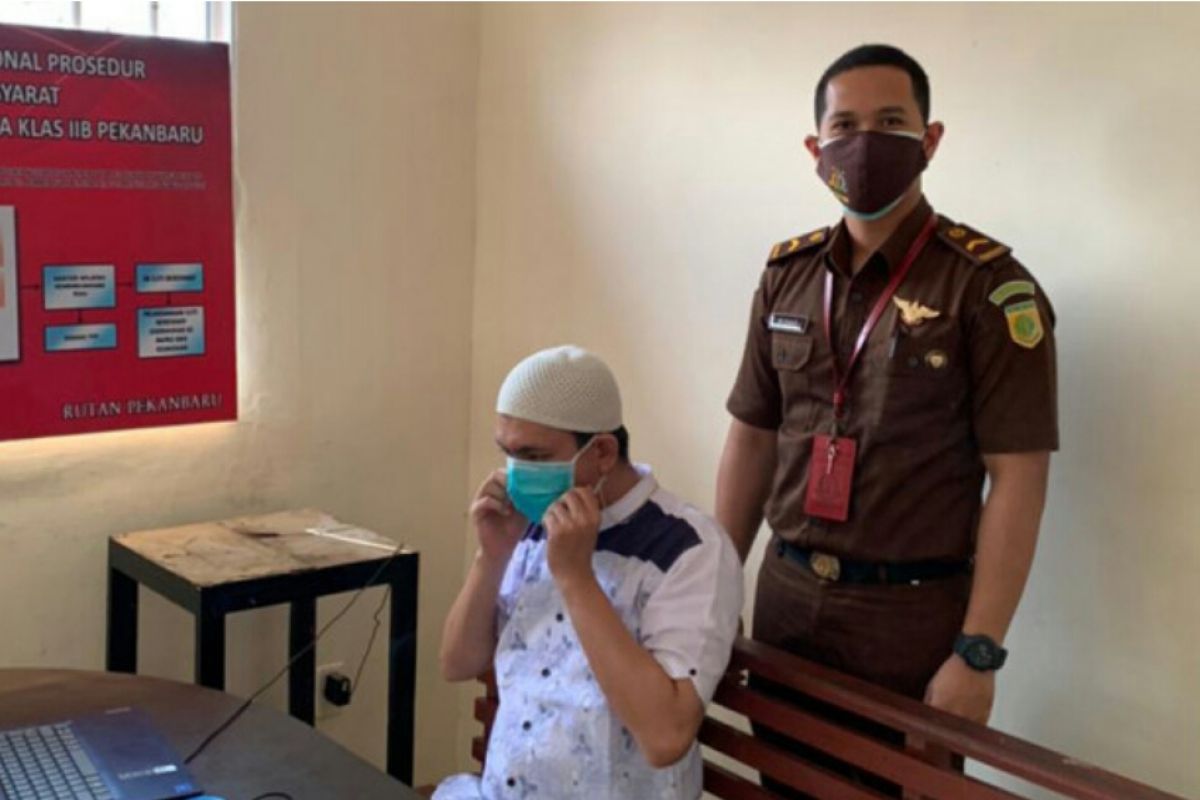 Pengadilan Tinggi tambah hukuman mantan camat Pekanbaru