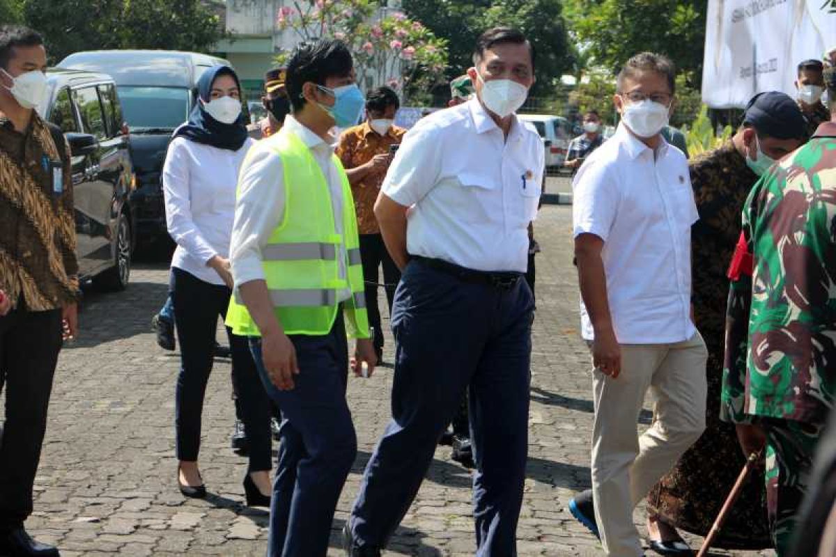 Luhut tinjau tempat isolasi terpusat di Asrama Haji Donohudan Boyolali