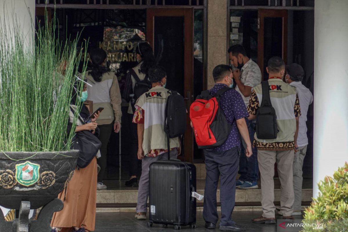 KPK geledah rumah dinas Bupati Banjarnegara