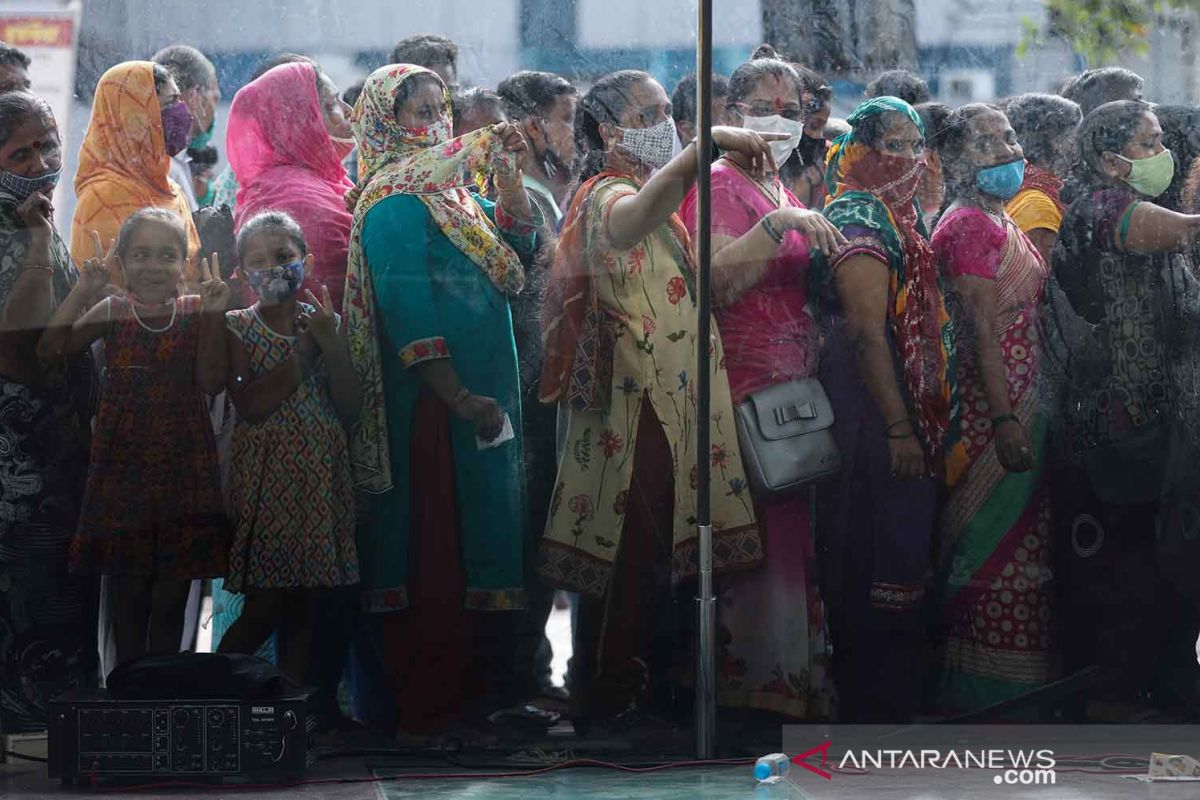 Catat rekor, India suntikkan 10 juta dosis vaksin sehari