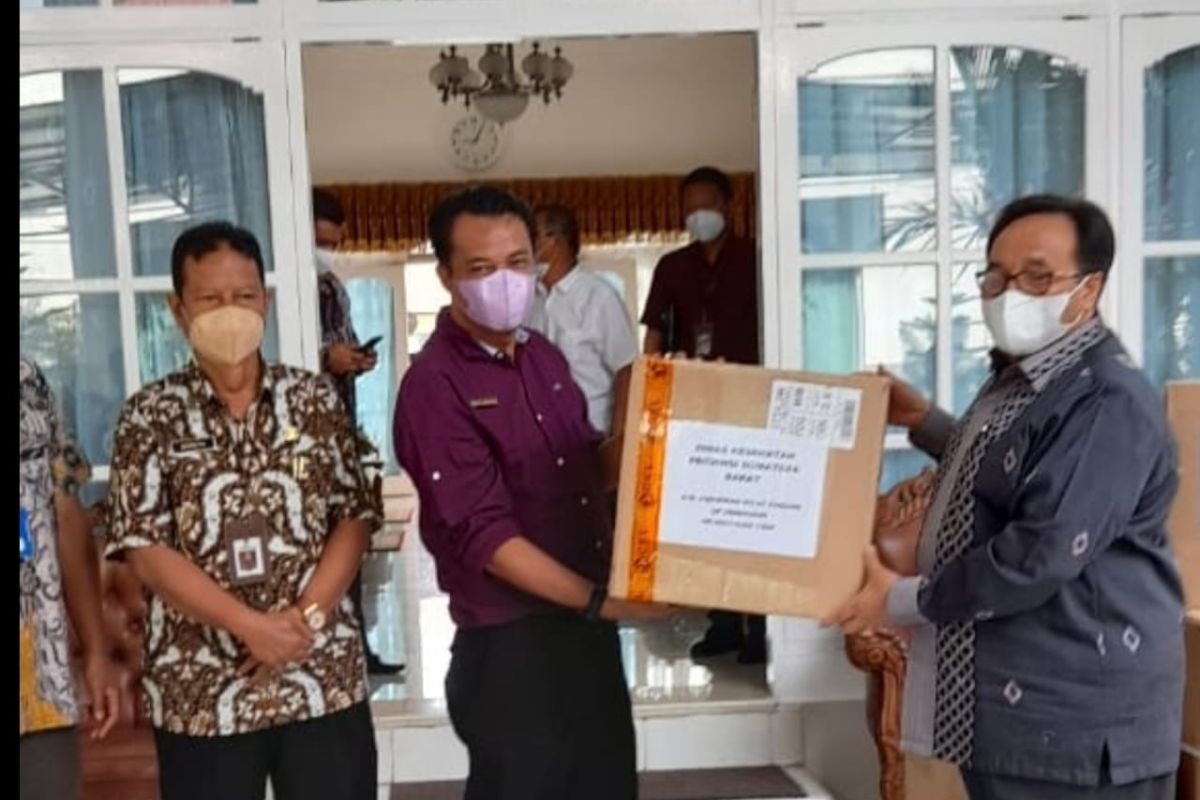 RSUD Lubuk Sikaping terima bantuan ventilator untuk penanganan COVID-19