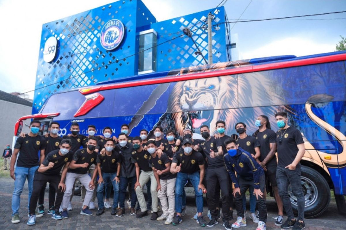 Sekelompok orang merusak bus milik Arema FC