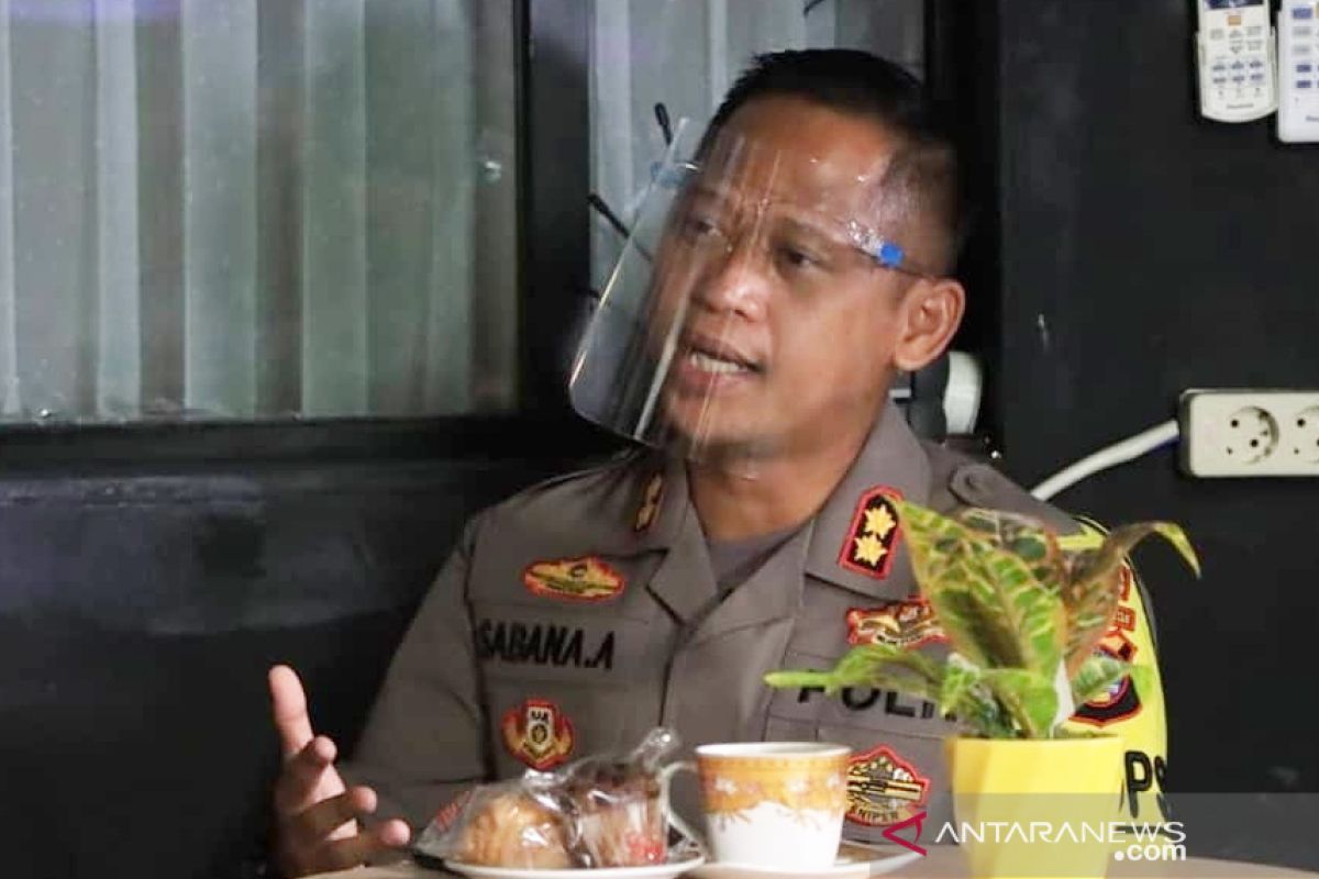 Polisi ini lunasi hutang Rp11 juta warga isolasi mandiri