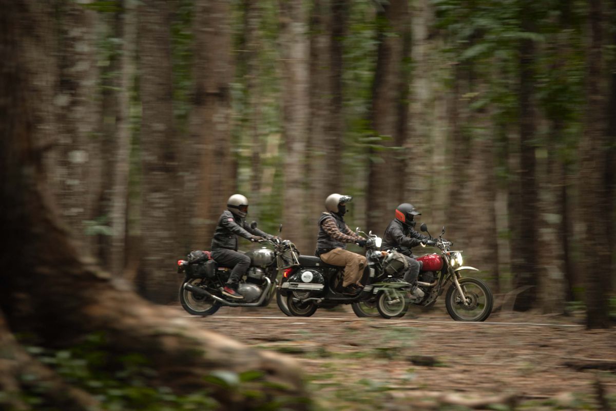 Trio fotografer berbagi tips memotret sepeda motor