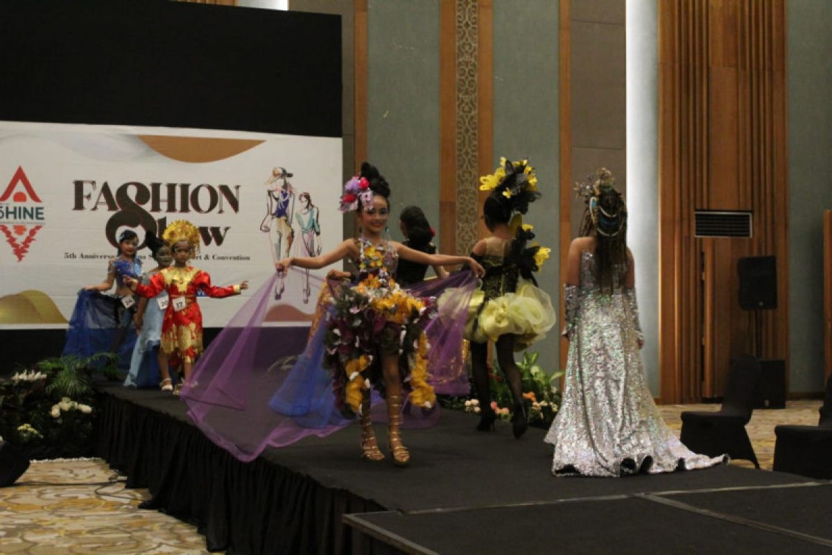 Aruna Senggigi gelar lomba menyanyi dan fashion show