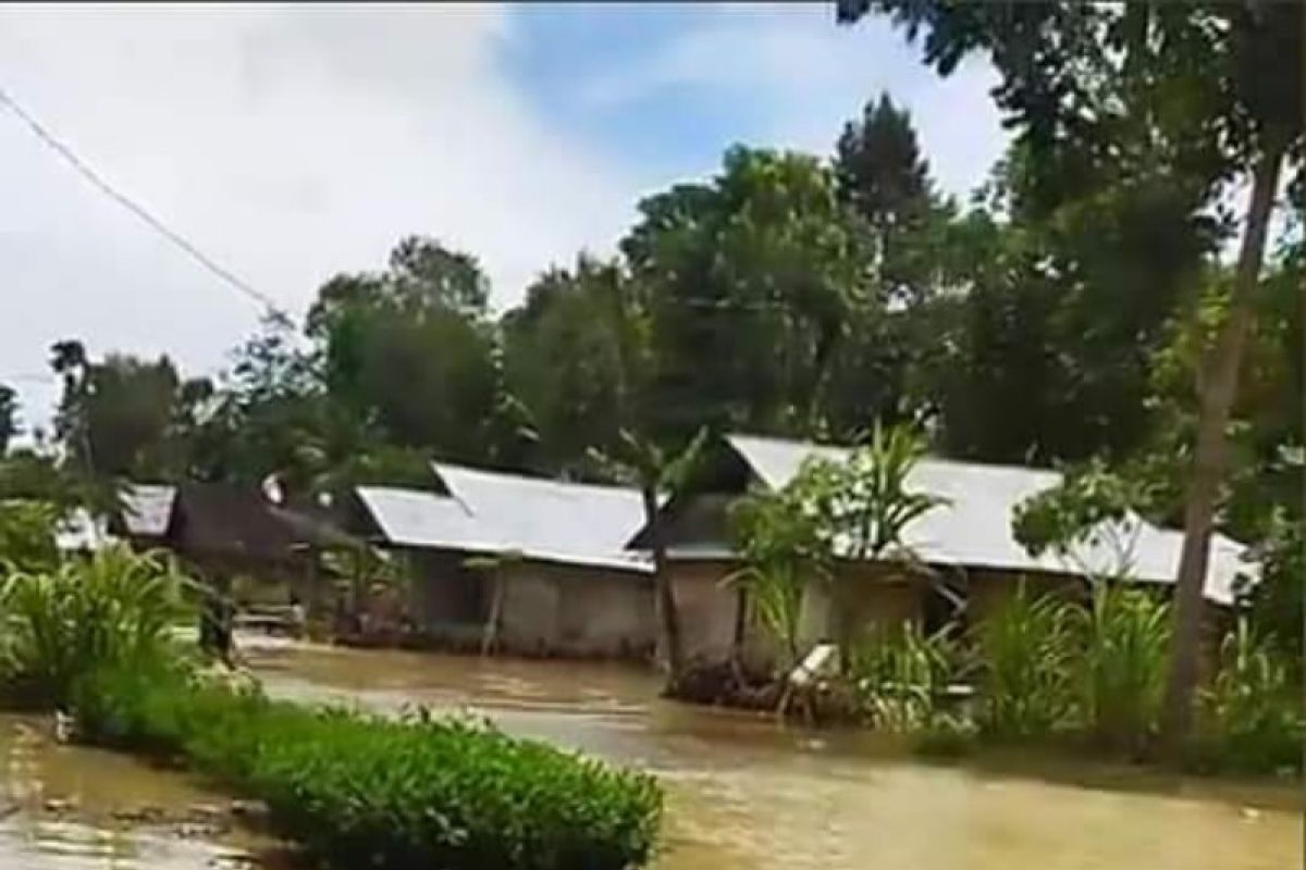 Ratusan rumah di Nias terendam banjir