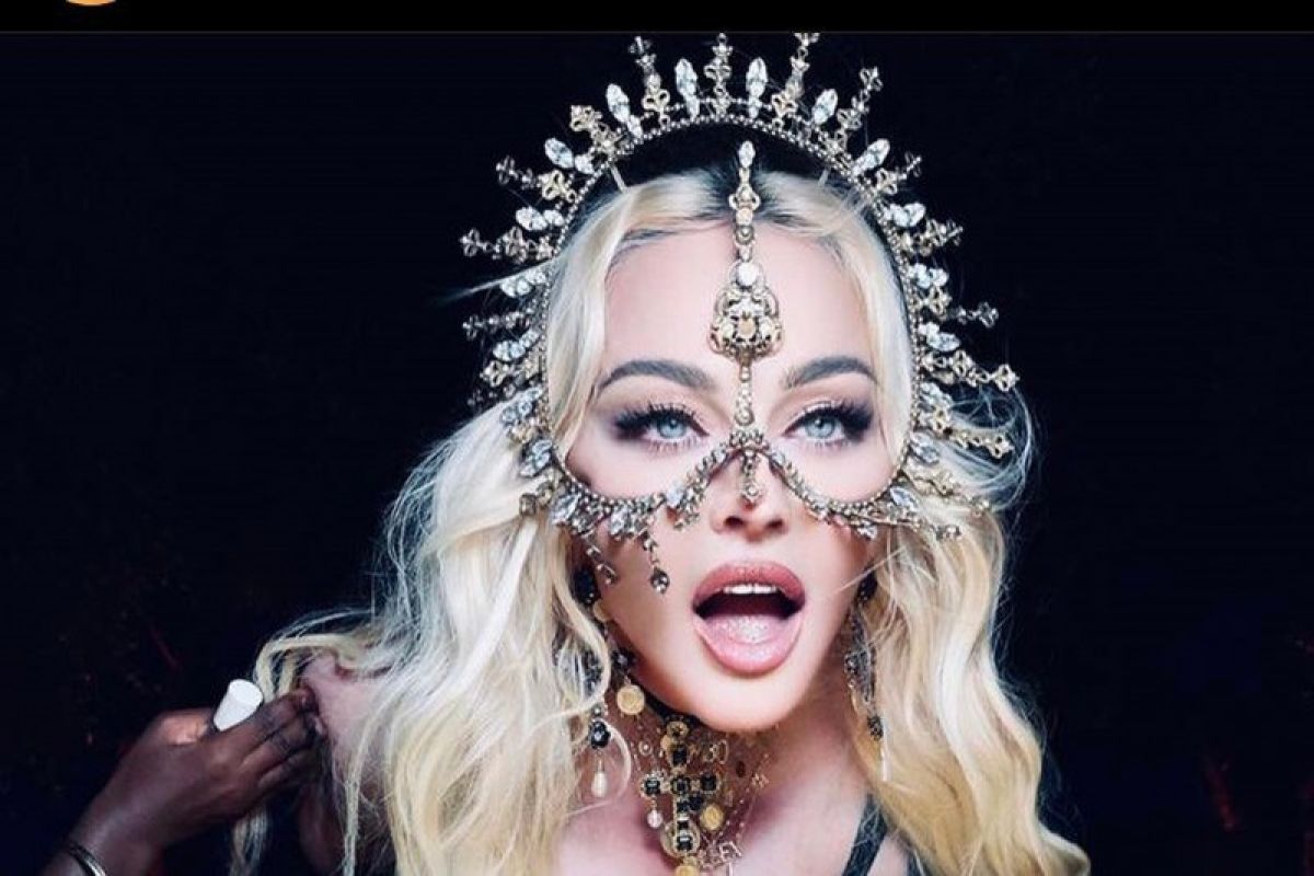 Sudah tiga kali karyanya dipakai Madonna, ini tantangan bagi Rinaldy Yunardi