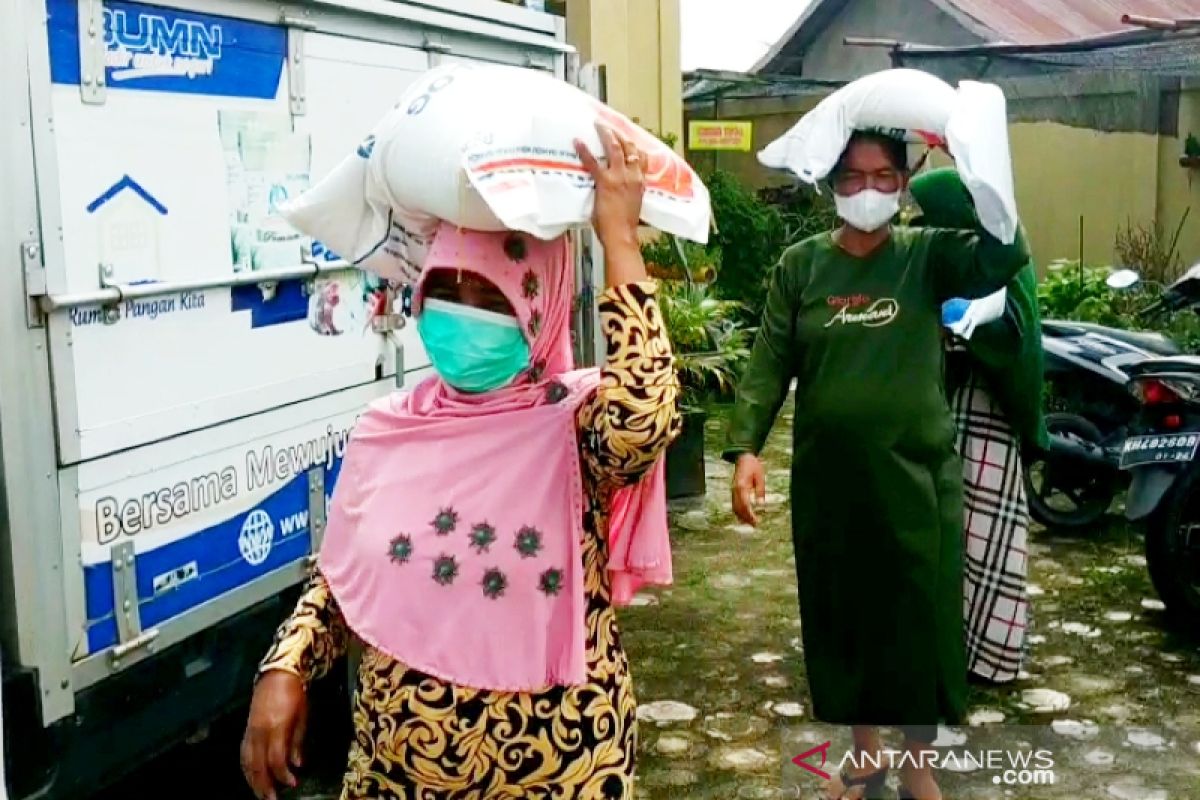 225 ton beras disalurkan bantu warga terdampak COVID-19 di Kotim