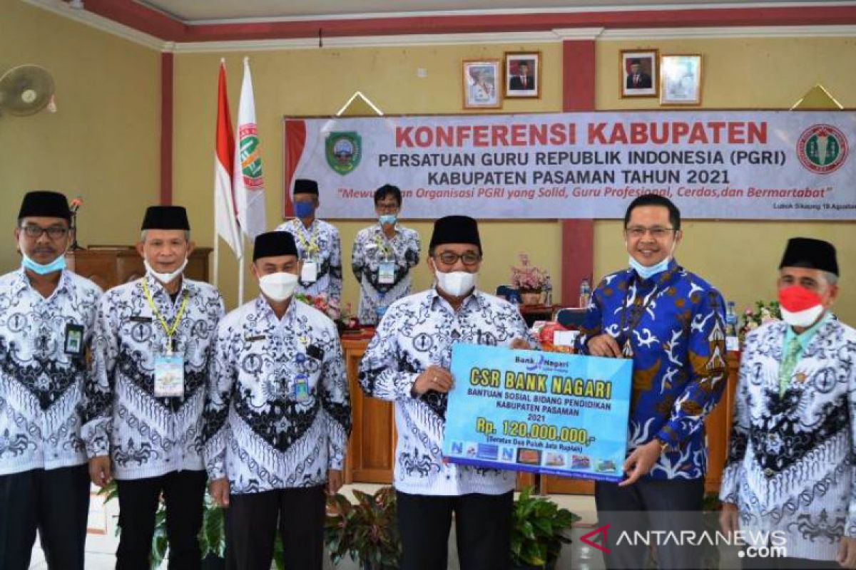 Bank Nagari Lubuk Sikaping telah salurkan bantuan CSR pendidikan senilai Rp120 juta