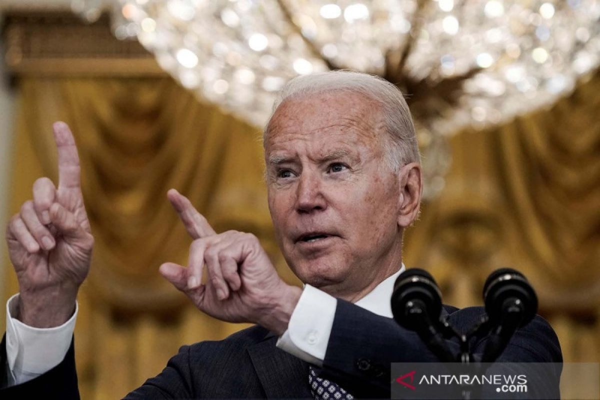 Presiden AS Biden akan buru penyerang bandara Kabul