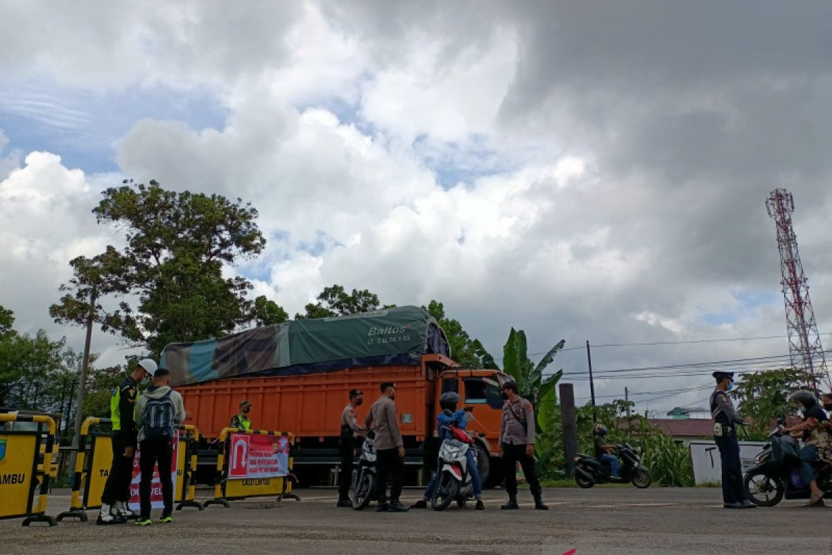 Penyekatan di sejumlah ruas jalan utama Kota Jambi