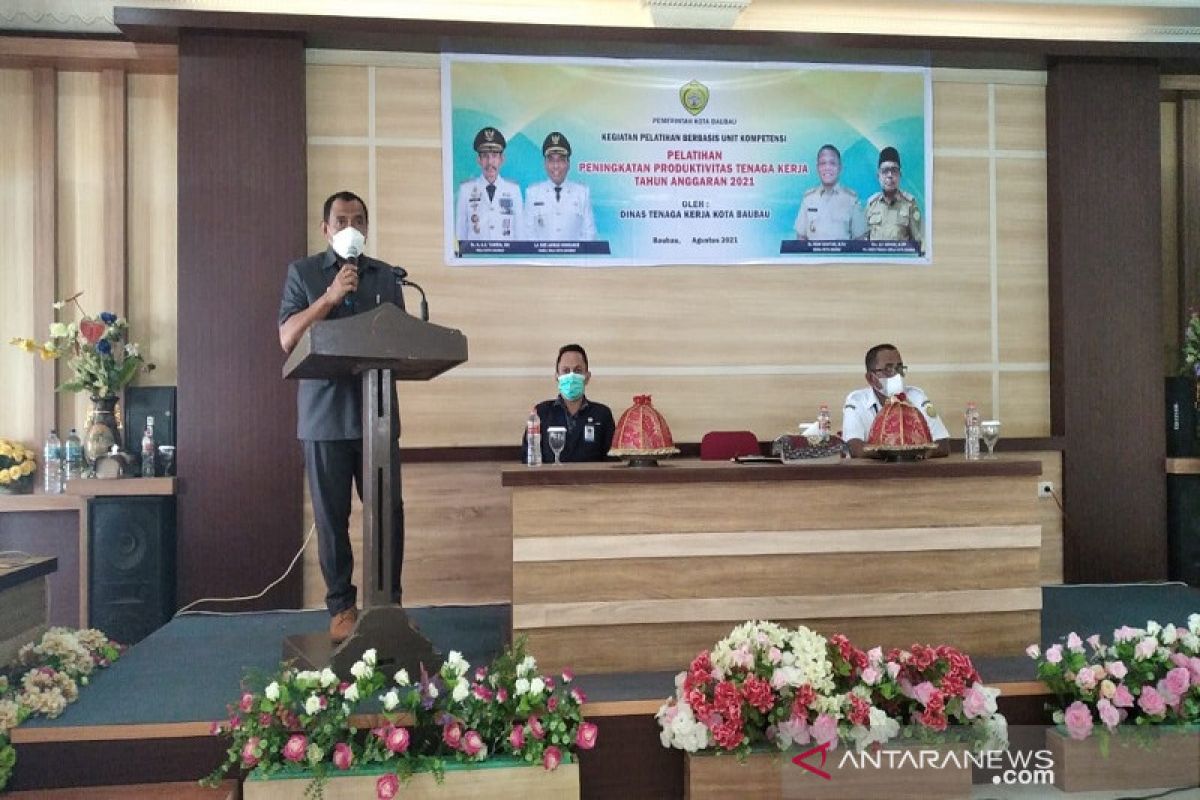 Pemkot Baubau memberi pelatihan usaha bagi kelompok usia produktif