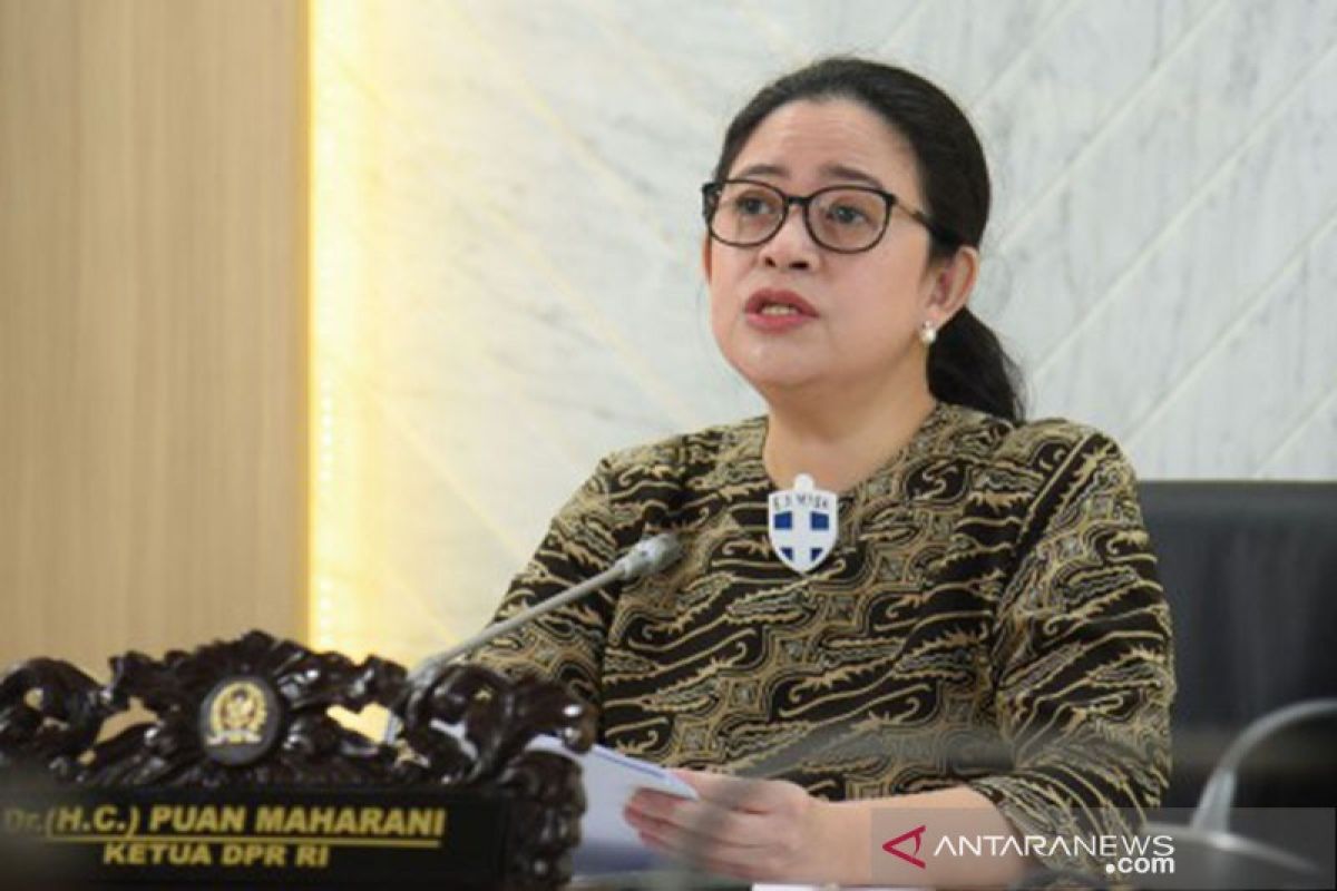 Puan Maharani ajak warga untuk terbiasa hidup terapkan protokol kesehatan ketat