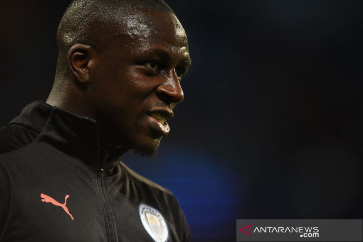 City skorsing Benjamin Mendy yang menjadi tersangka kasus pemerkosaan