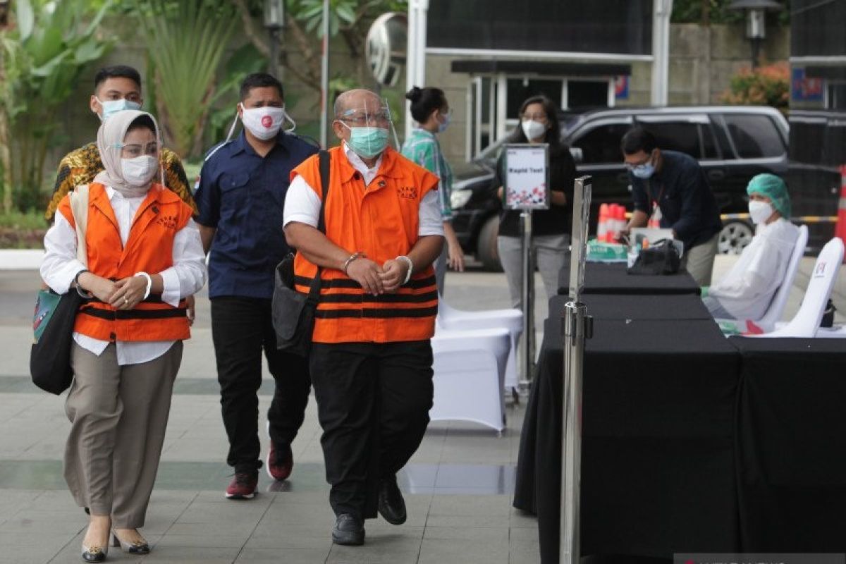 Mantan Bupati Kutai Timur dan istrinya dieksekusi ke lapas Kelas I Tangerang