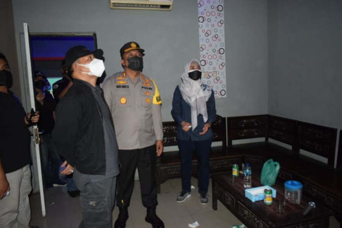 Polisi Demak amankan 45 pengunjung dan pemandu karaoke