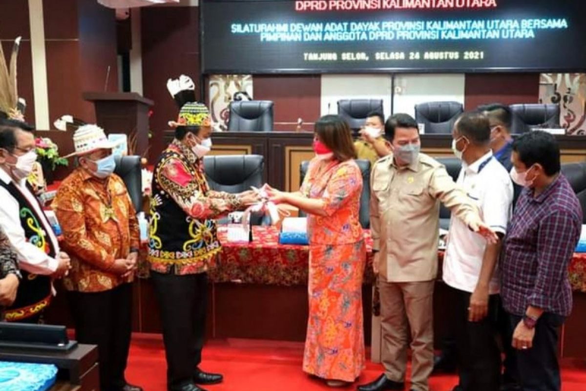 Silaturahim Dewan Adat Dayak ke DPRD Kaltara