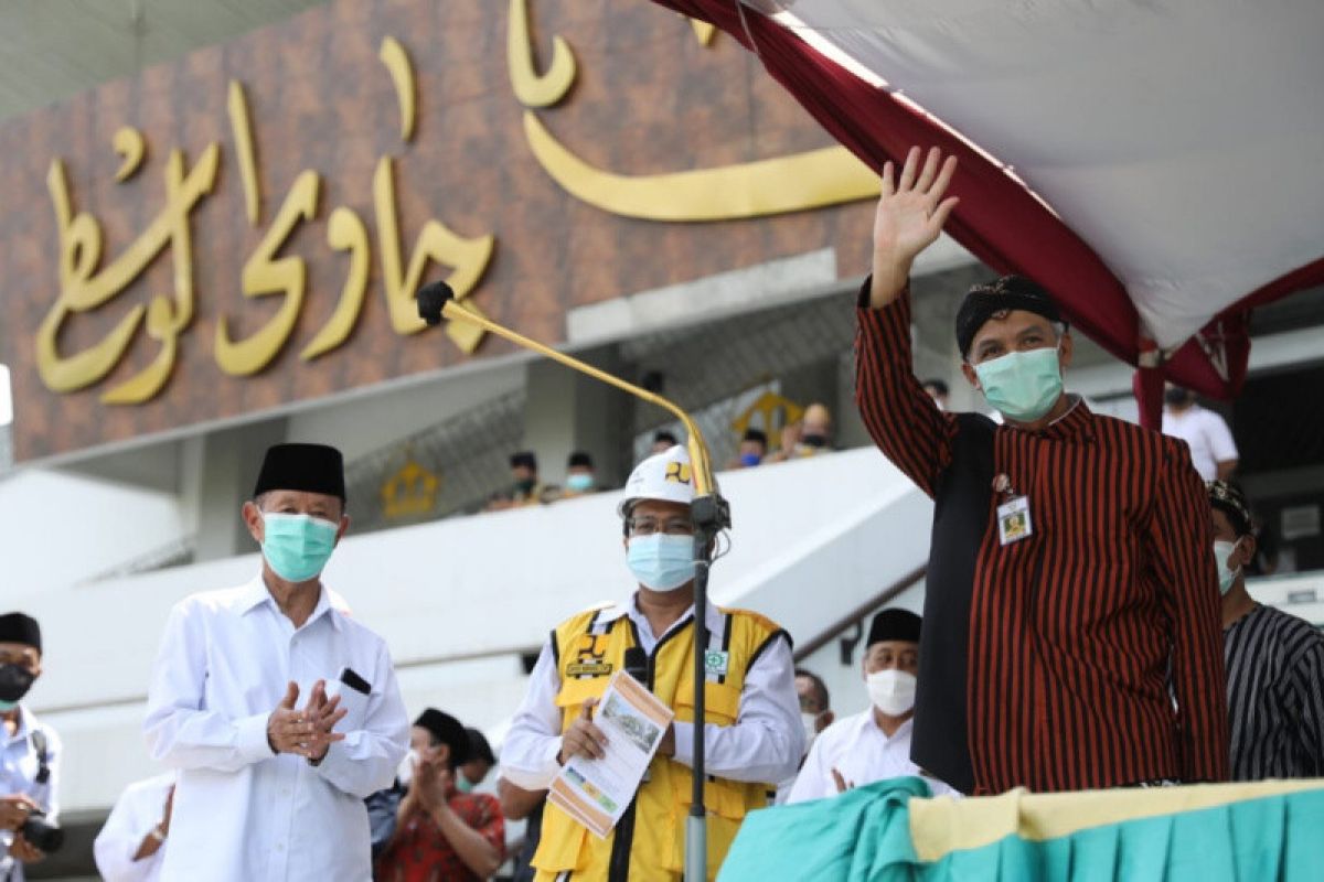 Ganjar beri masukan penataan Masjid Baiturrahman agar lebih  megah