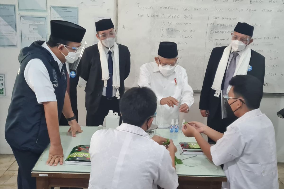 Wapres Ma'ruf Amin meninjau PTM Pondok Pesantren Darunnajah Jakarta