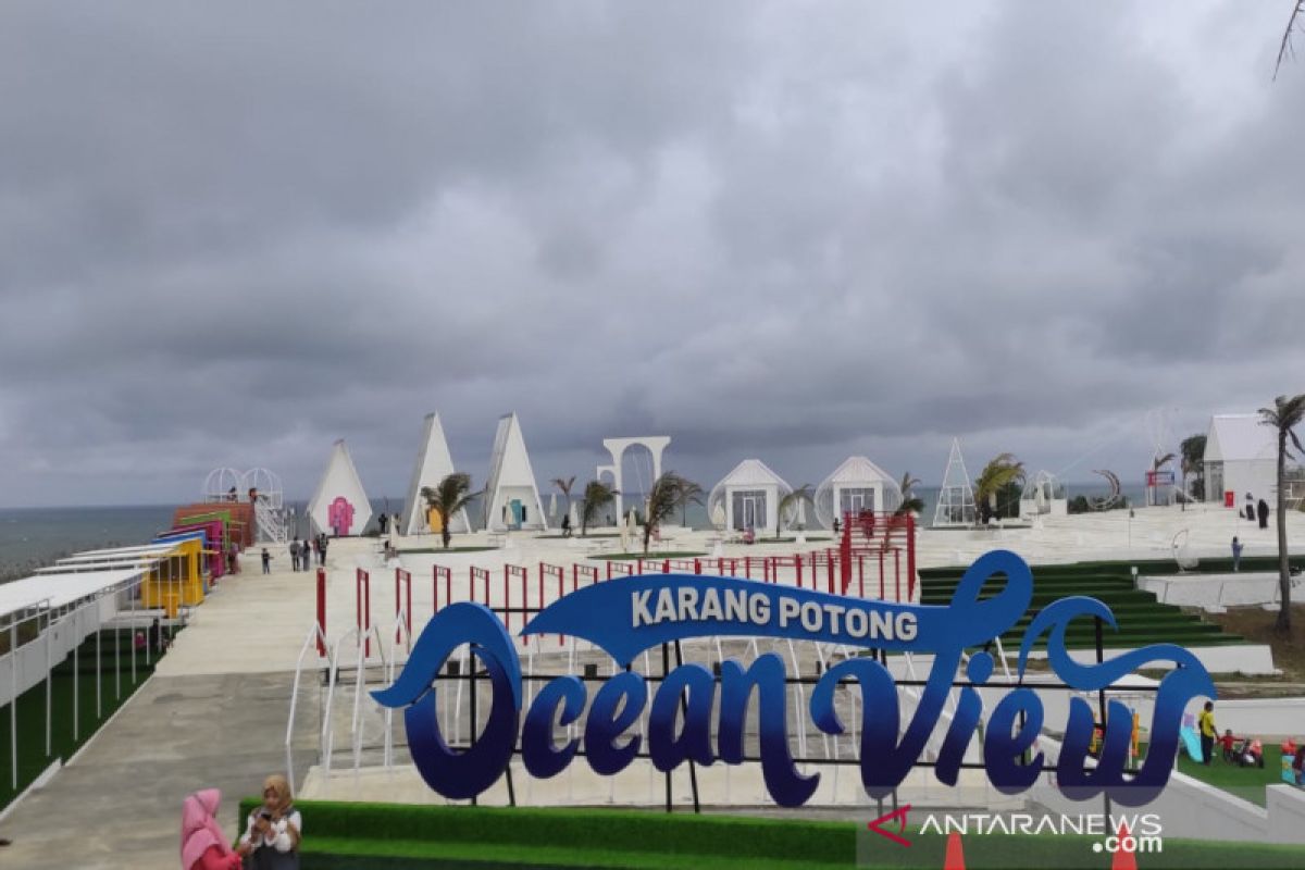 Cianjur kembali buka obyek wisata pantai selatan