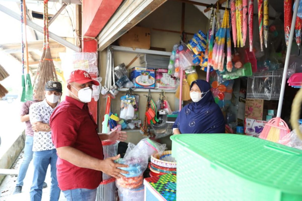 Bupati Lampung Selatan tinjau pedagang eks Pasar Bakauheni di Pasar Siring Itik