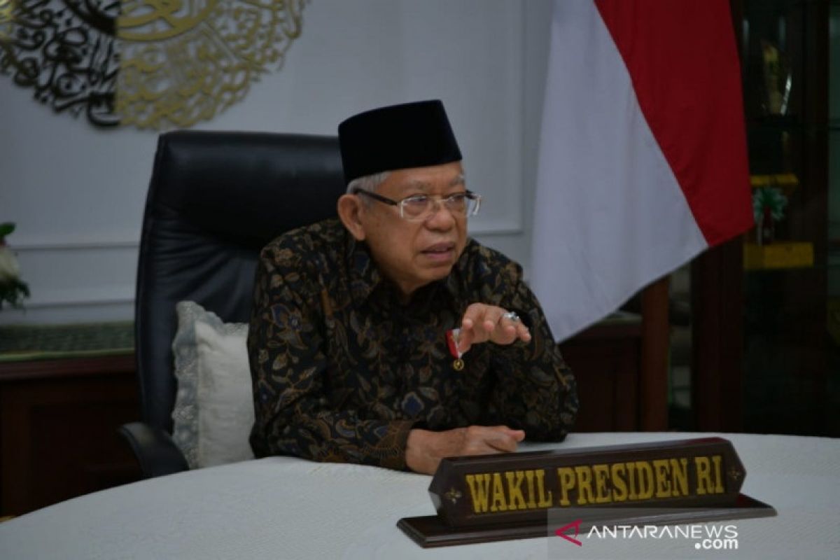 Wapres Ma'ruf Amin sebut masih ada keraguan masyarakat berinvestasi syariah