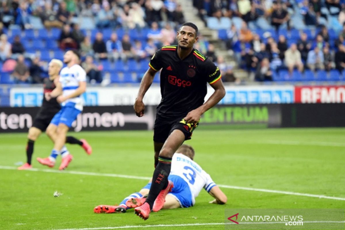 Sebastian Haller bawa Ajax kembali ke jalur kemenangan