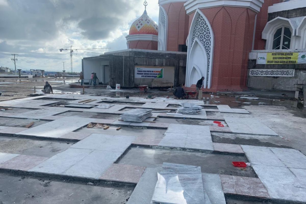 Pengerjaan Masjid 99 Kubah Sulsel terhambat akibat pekerja terpapar COVID-19