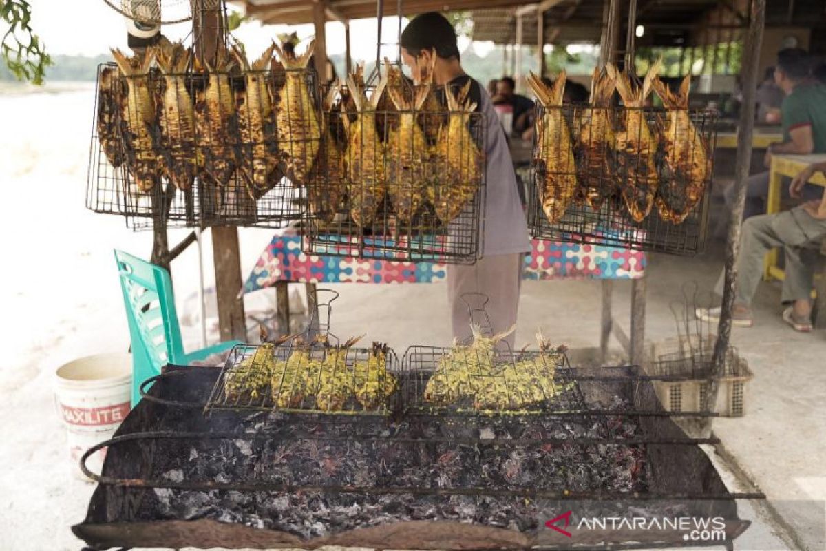 Menparekraf dorong Desa Wisata Koto Mesjid Riau ekspor olahan ikan patin