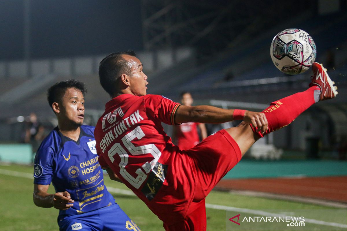 Pelatih: Diduga idap COVID-19, Riko absen kontra Persita