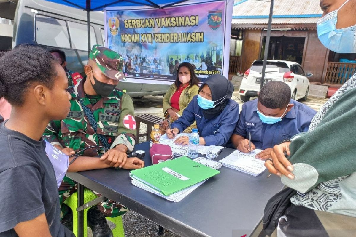 Kodim 1710/Mimika gencarkan serbuan vaksinasi warga