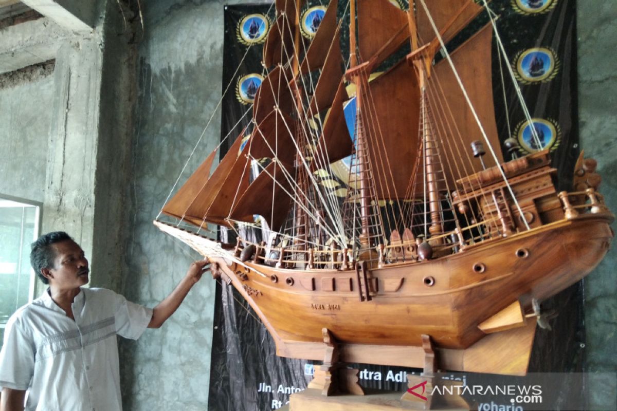 Pengrajin miniatur kapal di Jepara kembali  produksi