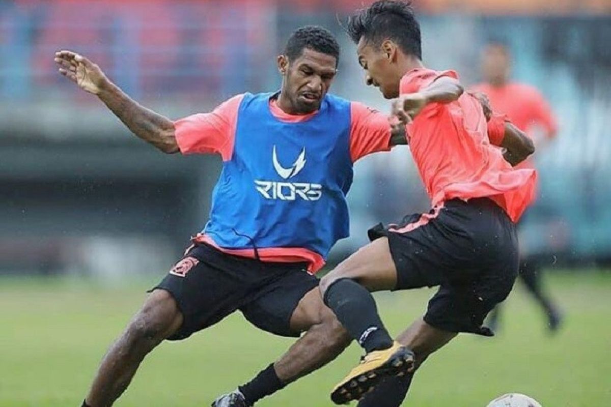 Persijap dapatkan dua bek Borneo FC