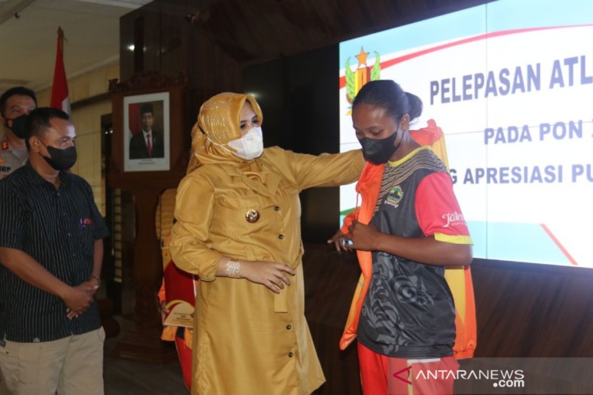 Bupati janjikan bonus bagi atlet peraih medali emas PON XX Papua