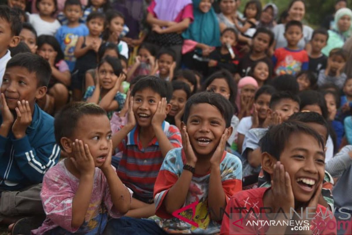 Puluhan anak Riau dihibur sambil belajar oleh LPAI di Pekanbaru