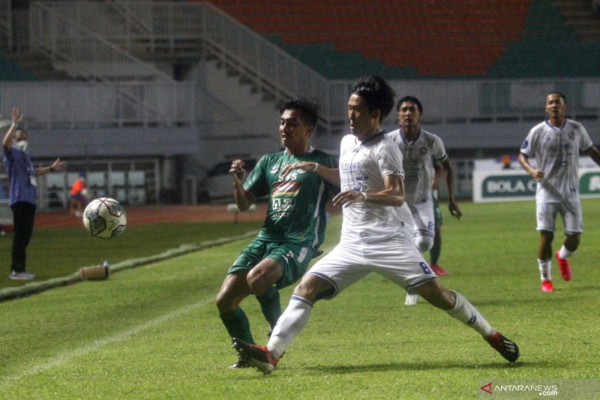 Pelatih Arema minta pemainnya tidak disalahkan atas kekalahan dari PSS