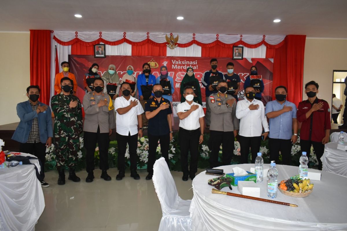 Vaksinasi Merdeka Serentak Sinergitas Polri bersama Mahasiswa , BEM dan OKP di Tarakan