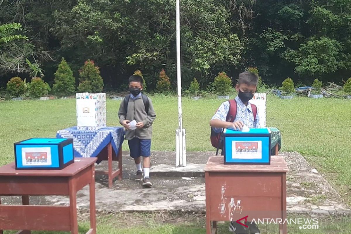 SMP di Gumas ajarkan demokrasi melalui pemilihan Ketua OSIS