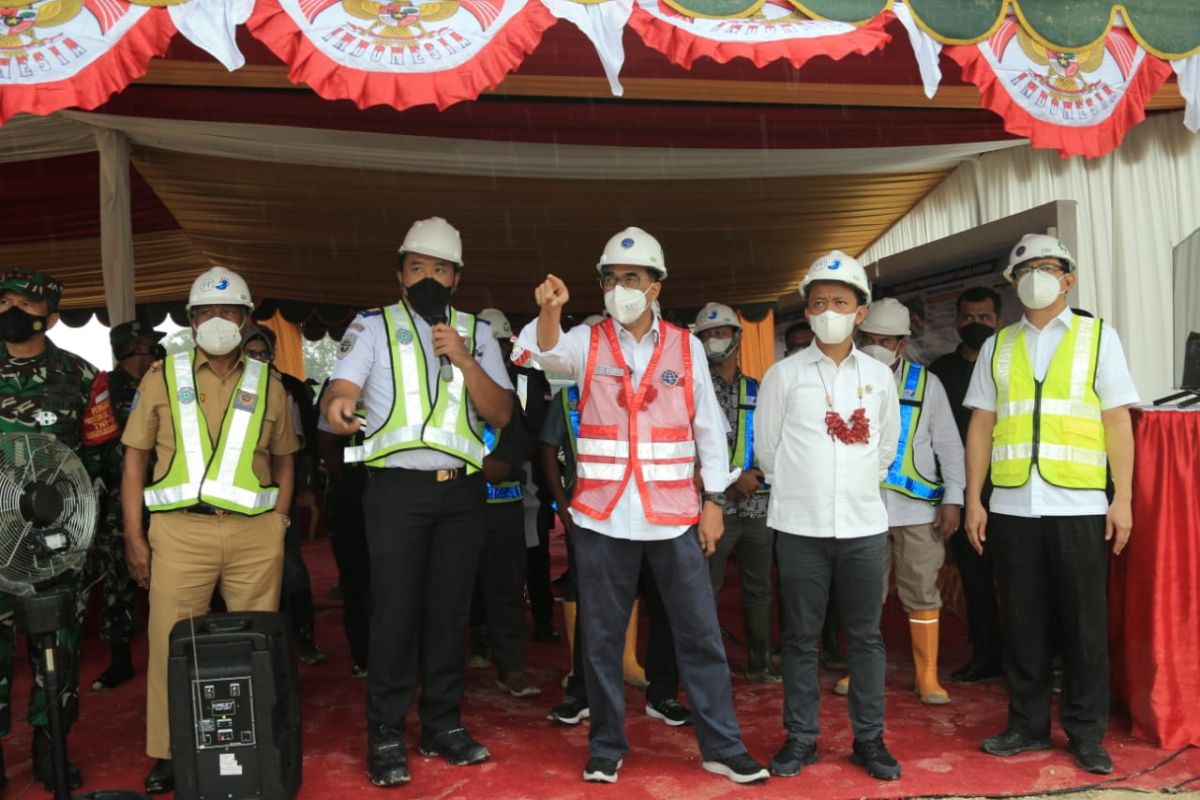 Bahlil tinjau pembangunan Bandara Siboru Fakfak