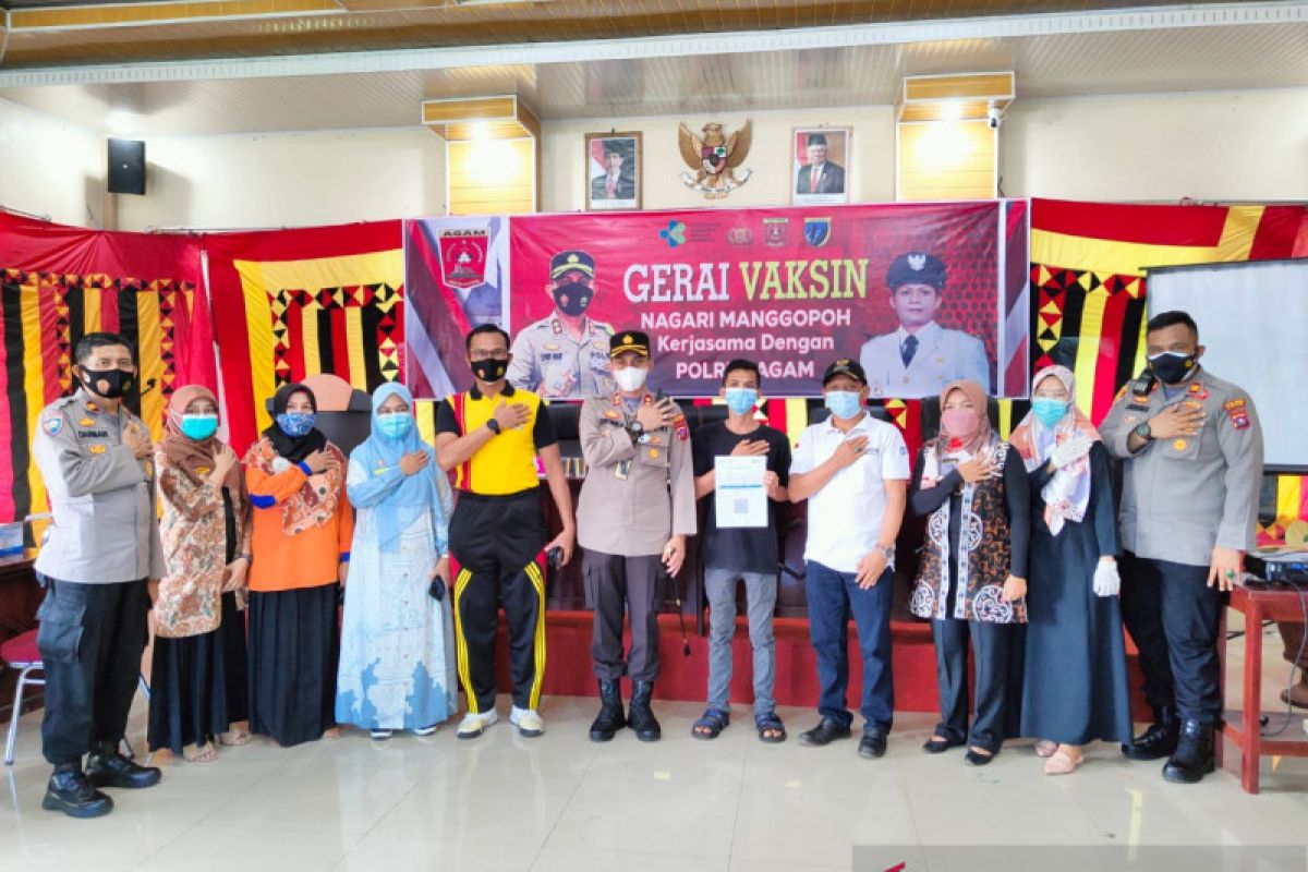 Nagari Manggopoh-Polres Agam gelar gerai vaksin cegah COVID-19