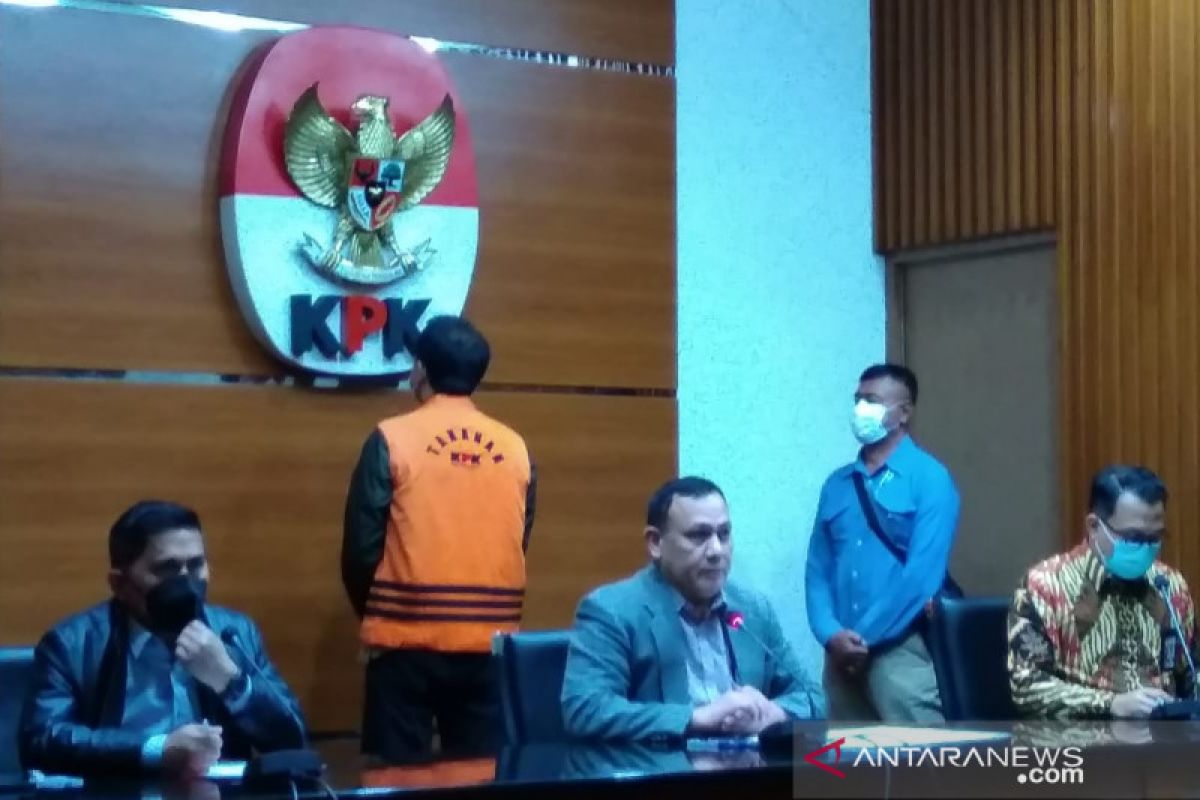 Azis Syamsuddin diduga suap eks penyidik KPK