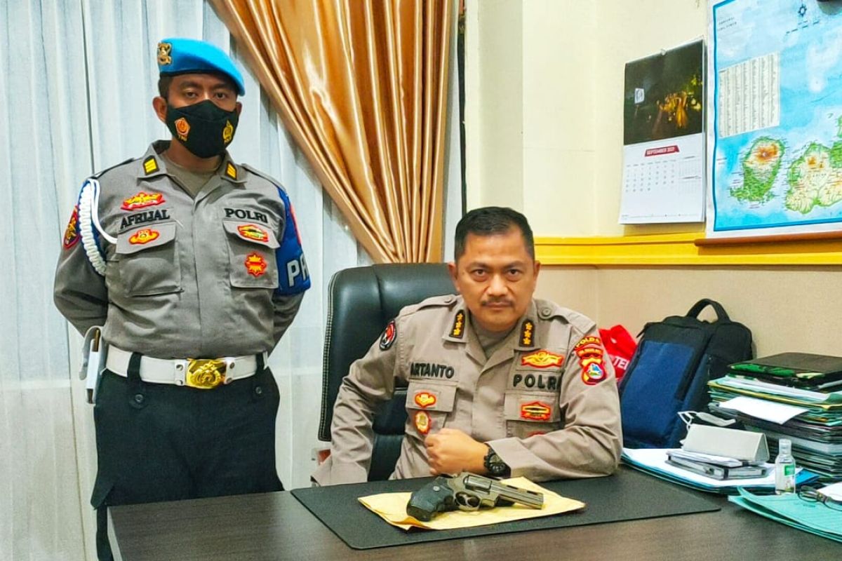 Oknum polisi diduga bersama penagih utang perlihatkan pistol mainan ke korban, Polda NTB tindak tegas