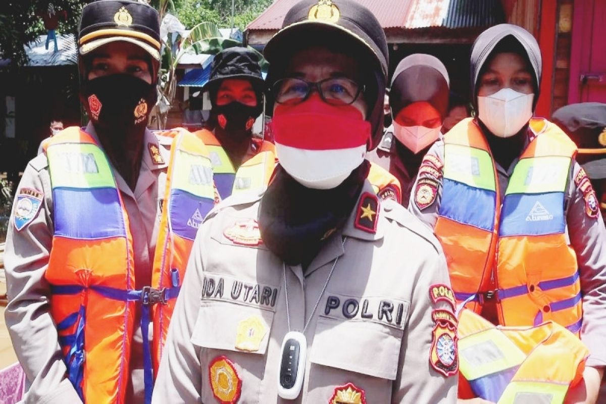 Wakapolda Kalteng distribusikan bantuan untuk warga terpencil korban banjir