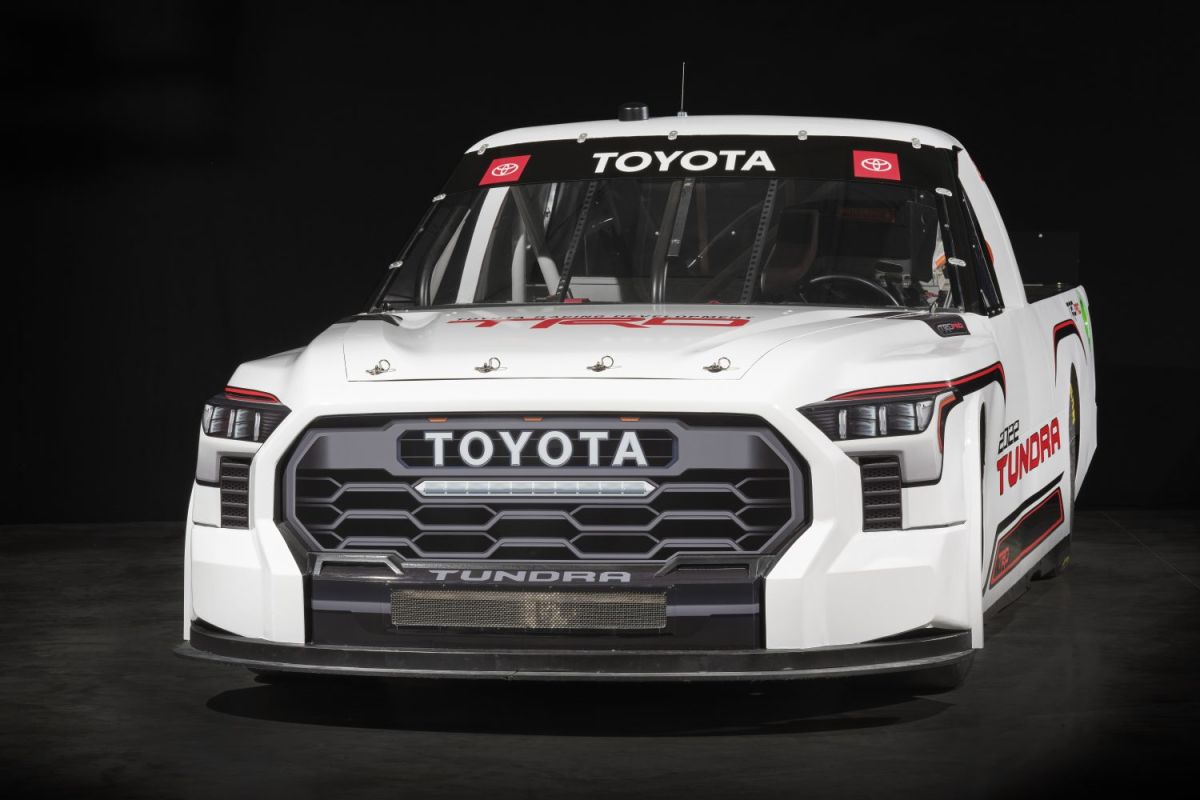 Toyota Tundra akan berlomba di NASCAR Truck Series