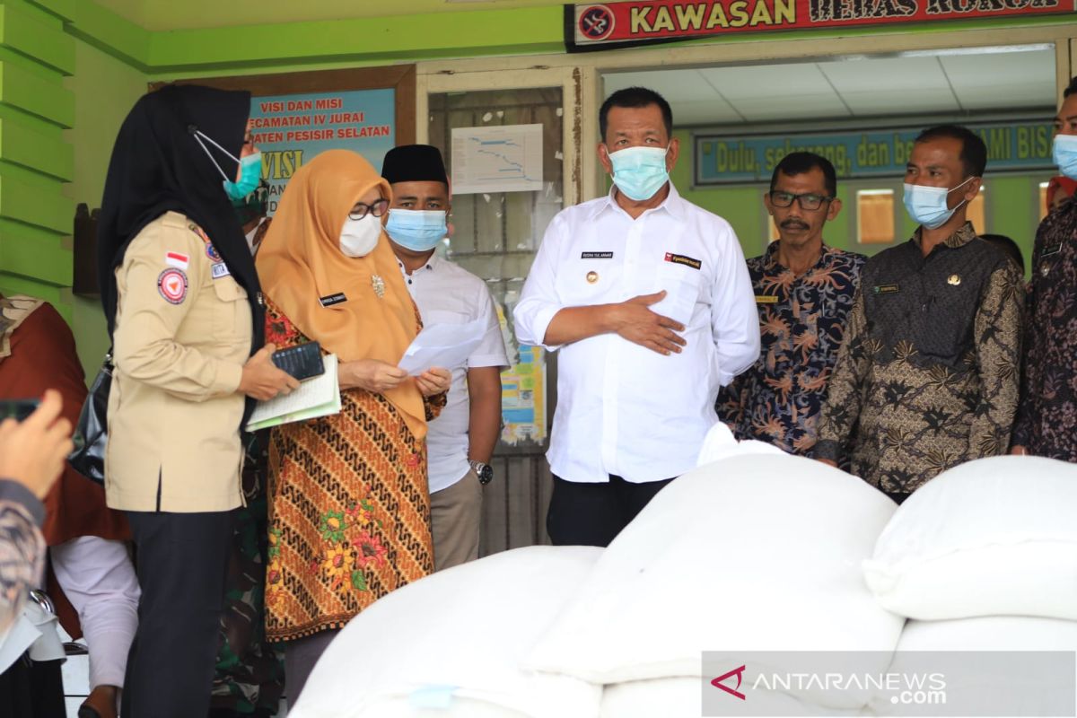 Bantuan jangan jadi biang masalah ditengah musibah dihadapi masyarakat, ujar Bupati Pessel